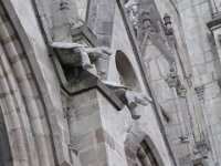 Quito.  Tvůrčí přístup stavitelů - ďábla zastupují zvířata z Galapág - zde želvy