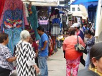 Otavalo tržnice.  Chtěl jsem to srovnat s vietnamskou tržnící, ale je to jiná atmosféra. Velice příjemná.