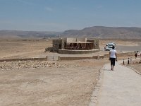 Sumhuram  Součástí tohoto komplexu je také malé muzeum, které vystavuje nalezené předměty a promítají zde  stručné video z historie tohoto místa.