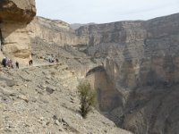 Kaňon - Wadi Ghul  3 hodinová procházka  po římse kaňonu.  Je to takový Ománský Grand Kaňon. : Kaňon, Wadi Ghul