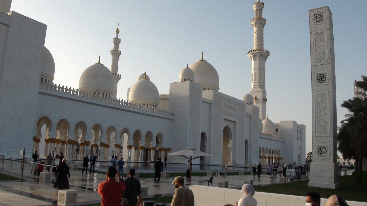 Den 10. Abú Dhabí 